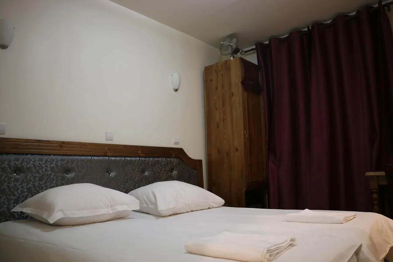 Grand De Clermont Париж