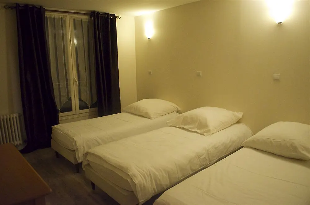 Hotel Grand De Clermont 2*